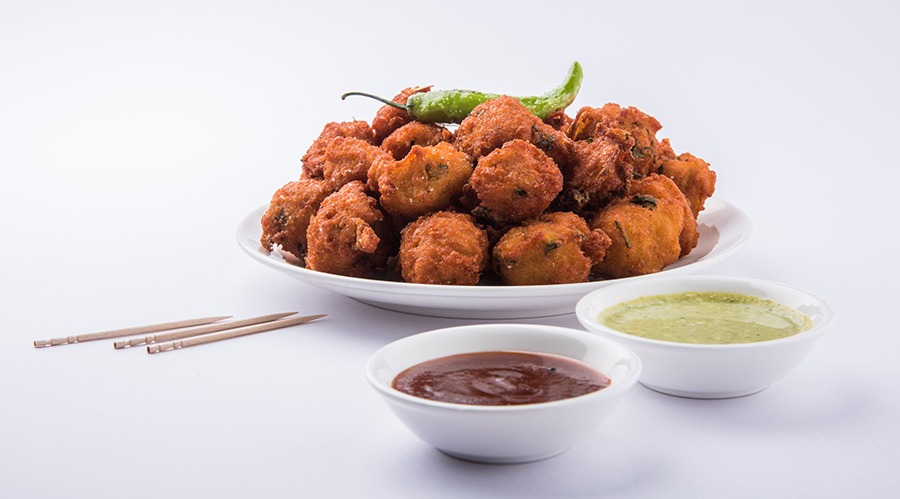pakora with chutney indian takeaway.jpg